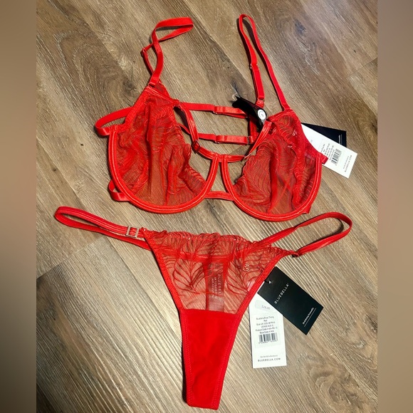 Blue Bella bra and thong set - Picture 3 of 8